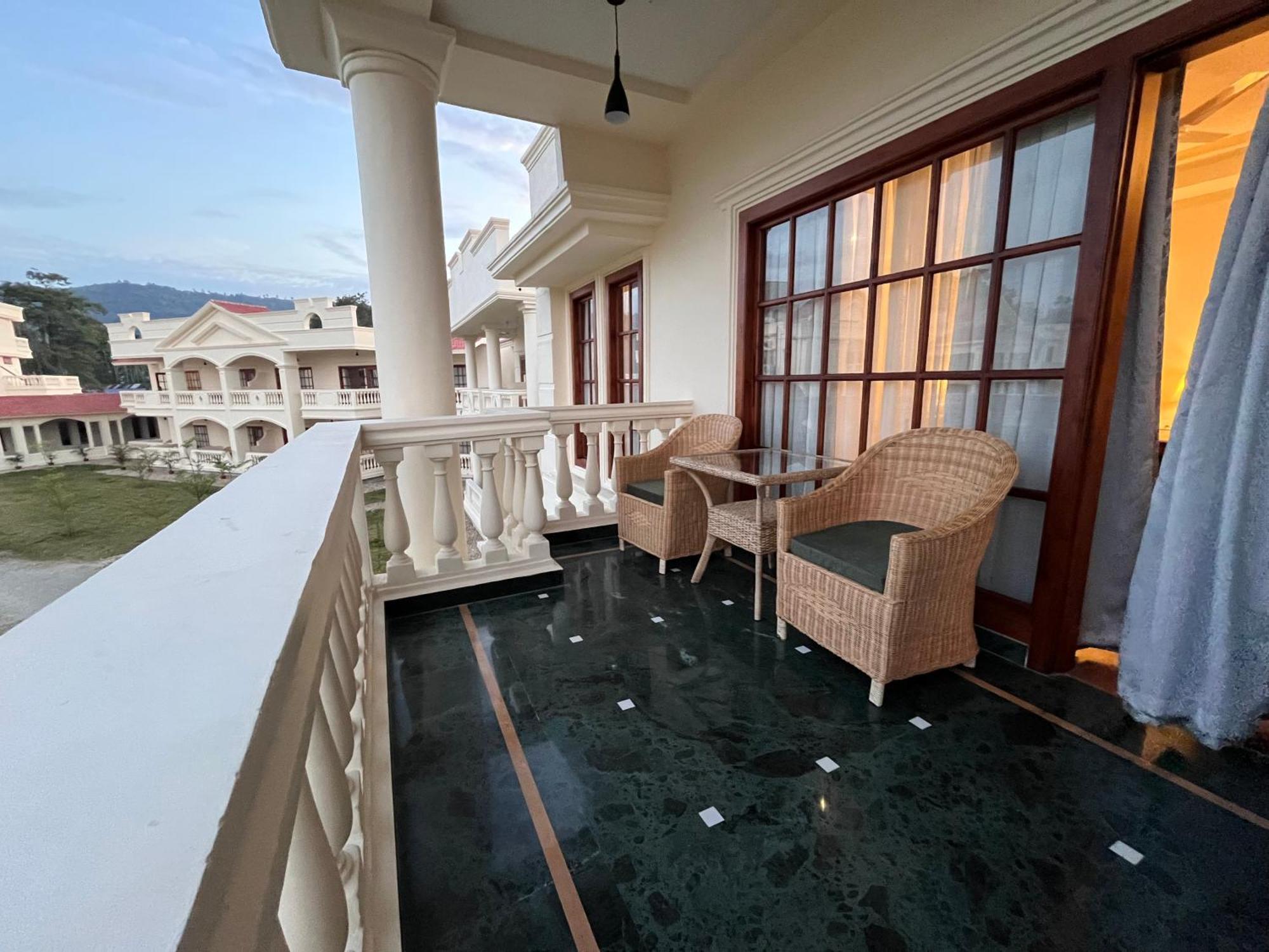 Royale De' Casa Resort Kaziranga Ngoại thất bức ảnh